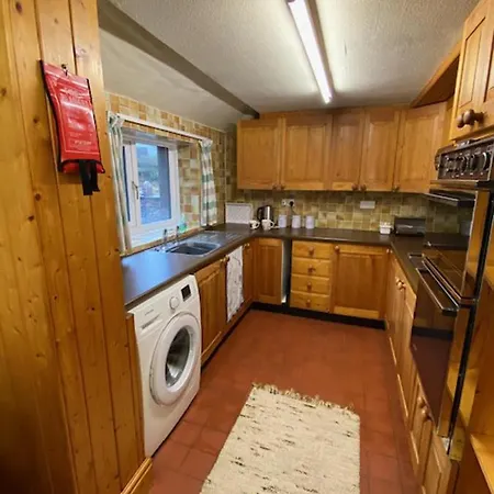 Дом отдыха Pet Friendly 3-bed House In With Parking *