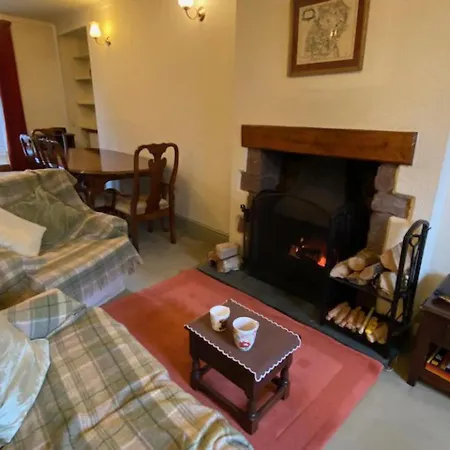 Pet Friendly 3-bed House In With Parking Дом отдыха