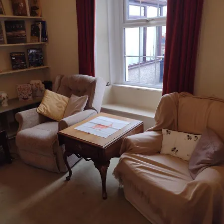 Дом отдыха Pet Friendly 3-bed House In With Parking