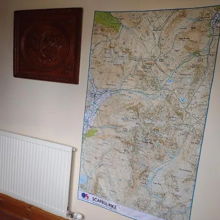 Pet Friendly 3-bed House In With Parking * Милом